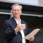 Mantan CEO Google Prediksi AI China Melesat Lampaui AS